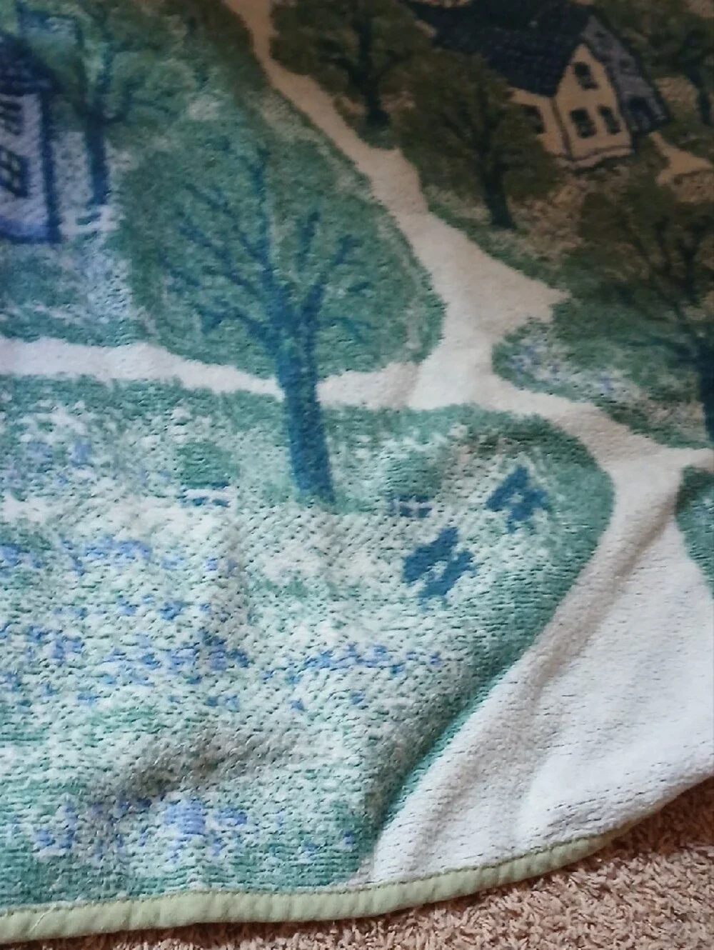 Scenic Green Print Throw Blanket